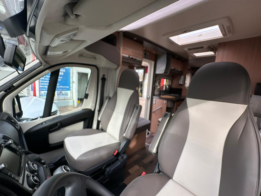 Knaus Onbekend r16 jaar apk, beurt, 3 maanden garantie, carplay set
