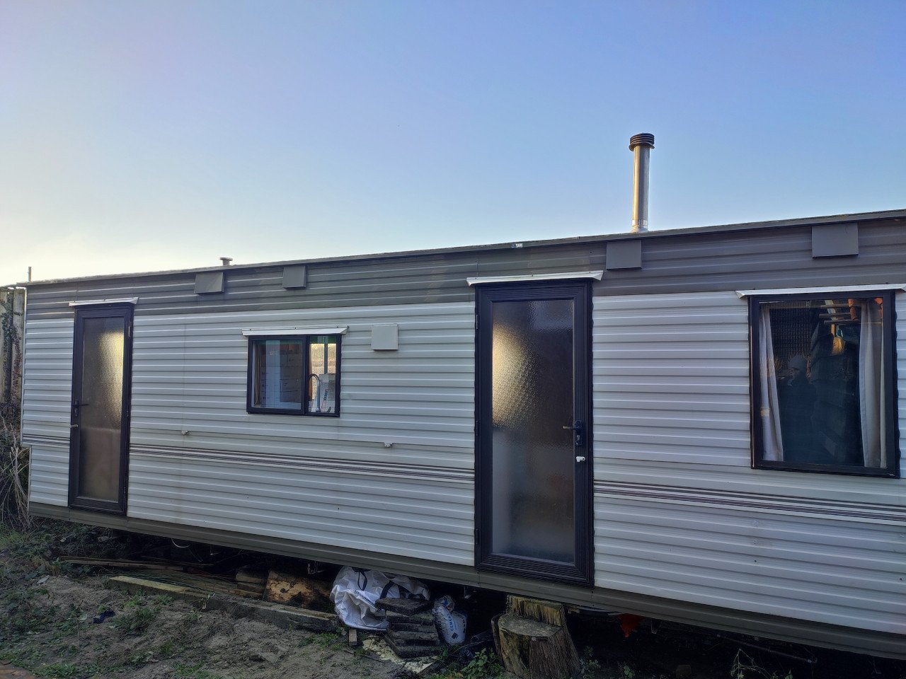 Grote stacaravan 8.2x3.7m