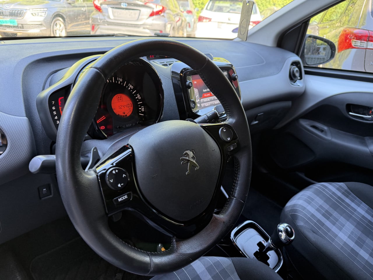 Peugeot 108 1.0 e- VTi Automaat/ Led/ Scherm/ Lane/ Airco/ Full option