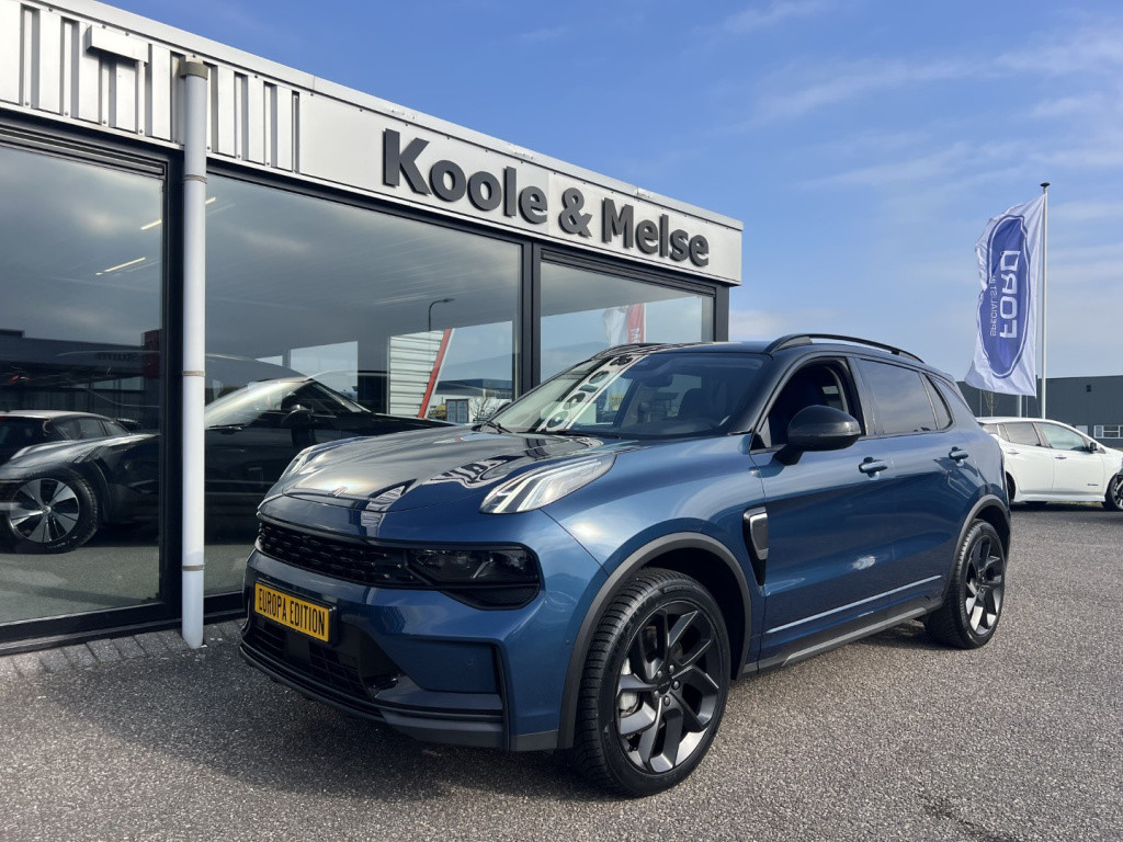 Lynk & Co 01 1.5 261pk plug in hybrid , zwarte velgen , panodak , 360 camer