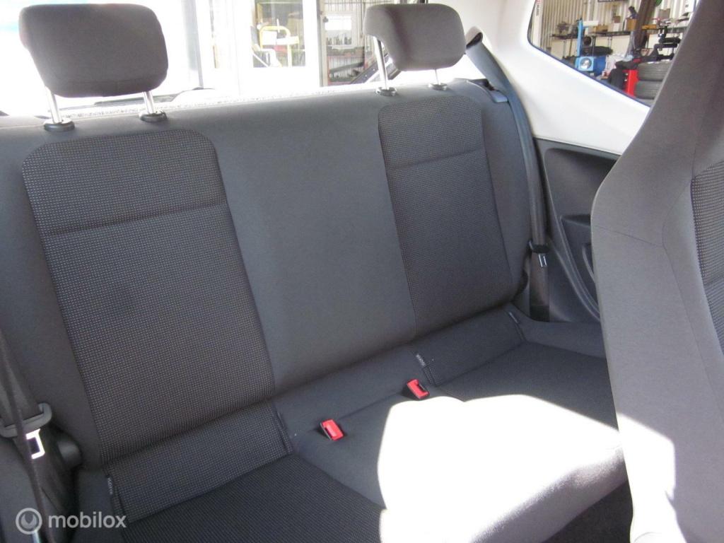 Volkswagen UP! 1.0 move up! airco/stuurbekr/bluetooth/carkit/nieuwe apk/nap