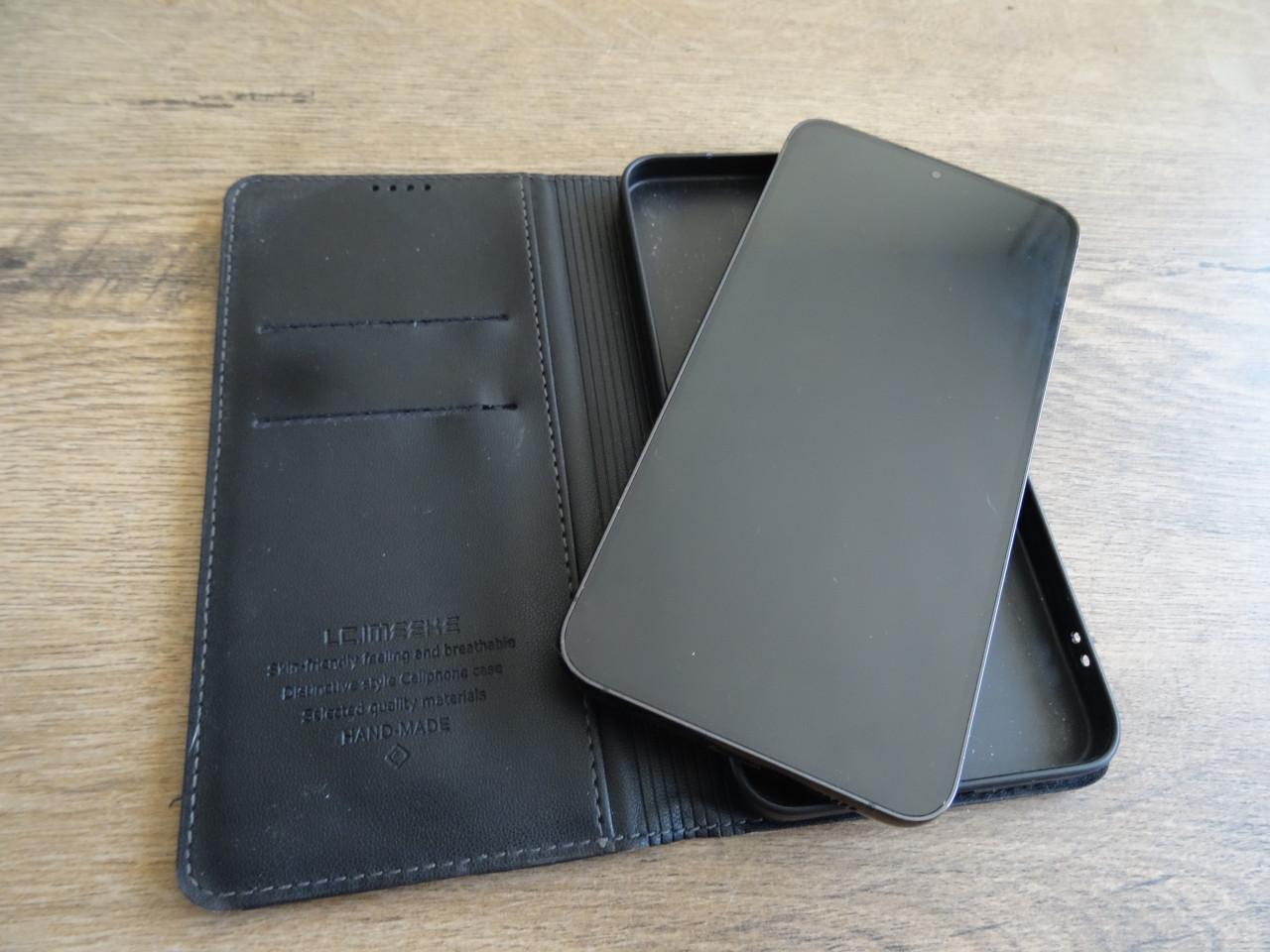 Samsung Galaxy S23+ + leren hoesje – zo goed als nieuw