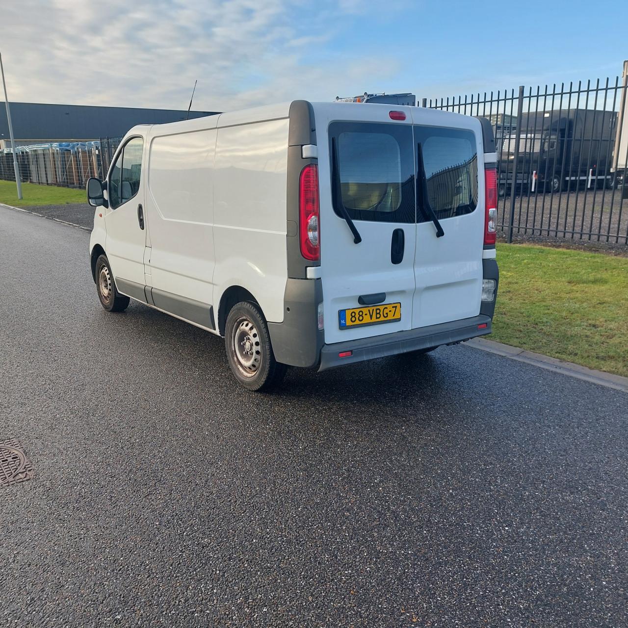 Opel Vivaro 2.0 CDTI 2.7 T -   140.801 Km