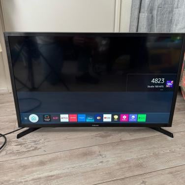 Samsung Smart TV 32 inch (81cm)