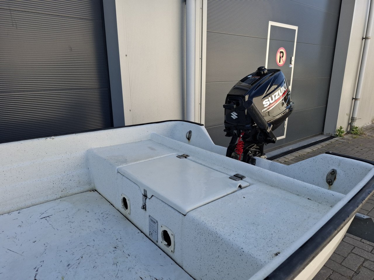 Cremo Crescent 380 met Suzuki 6pk 4takt en Kalf trailer