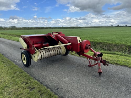 International B47 kleine pakkenpers