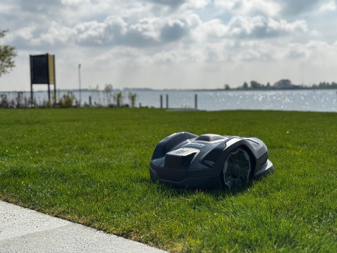 GRATIS garage bij Robotmaaier