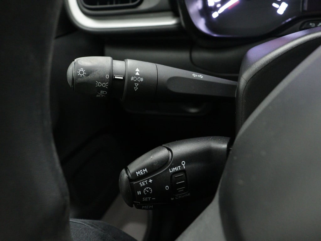 Citroen C3 82 pk feel | rijklaar | parkeersensoren achter | apple carplay /