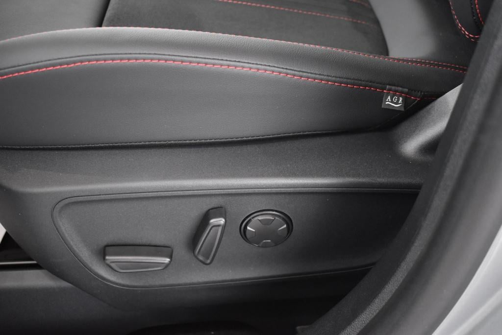 Ford Kuga 2.5 phev st-line x | €4000.- korting | 0.99% rente via ford optio