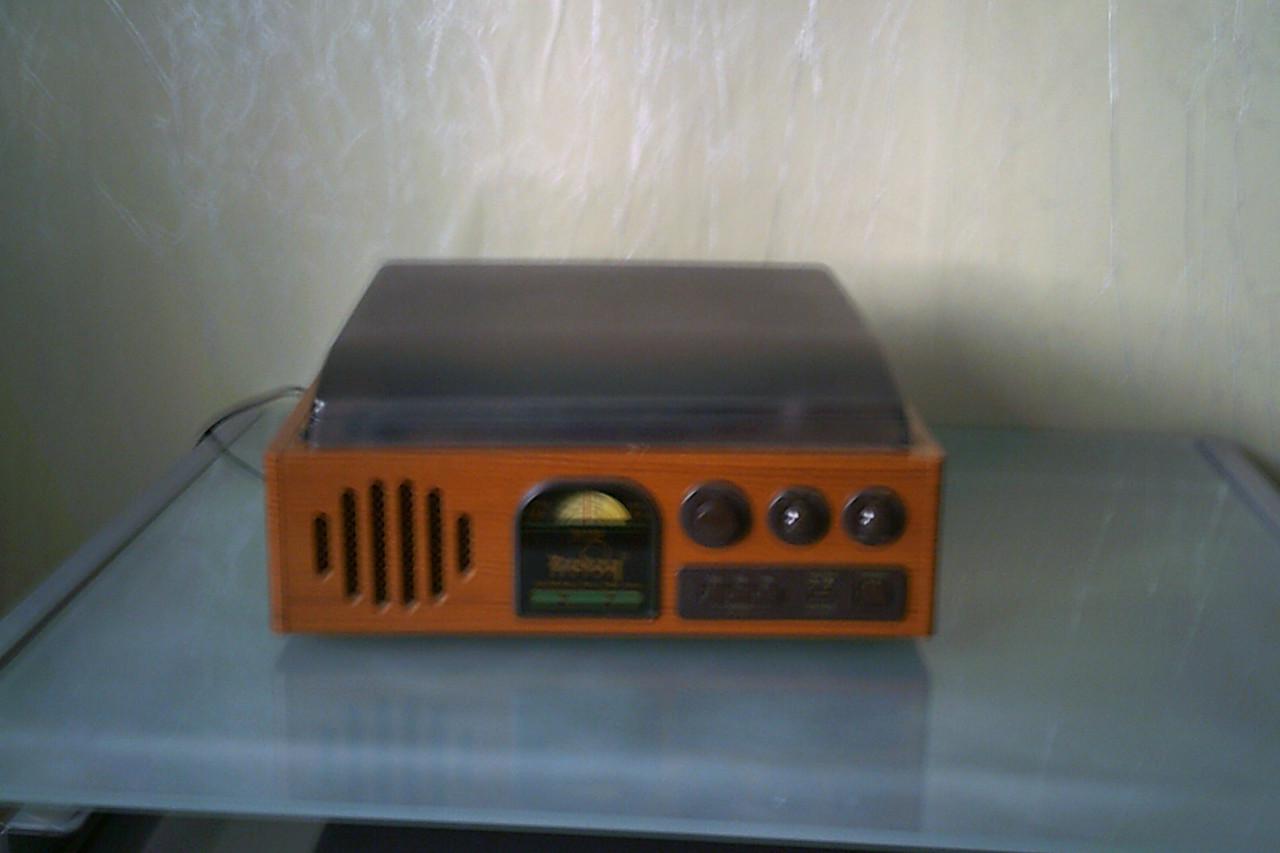 Vintage PLATENSPELER en radio