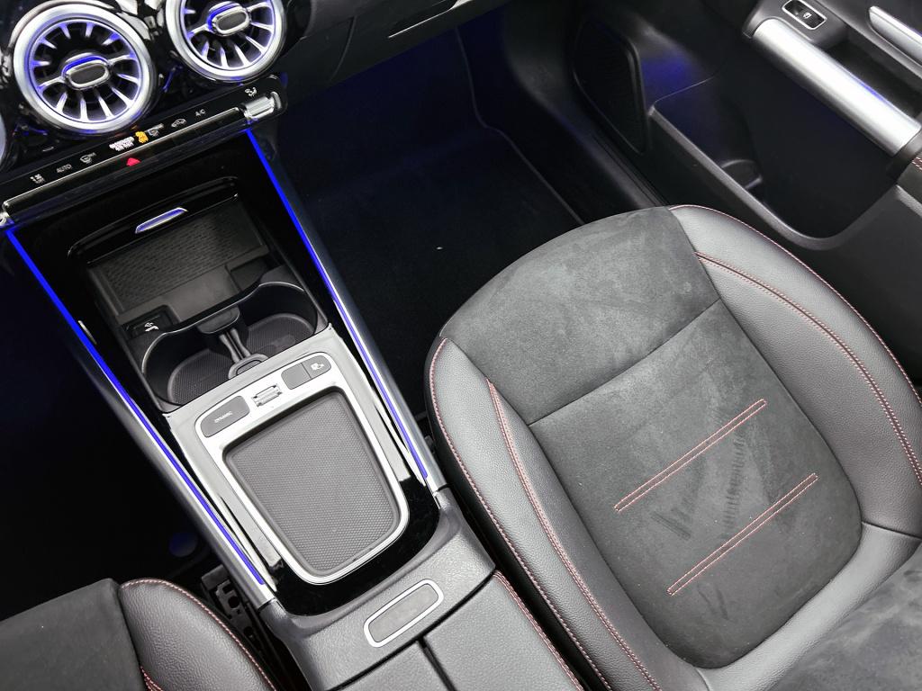 Mercedes-Benz Gla-klasse 200 amg line | sfeerverlichting | panoramadak | cr