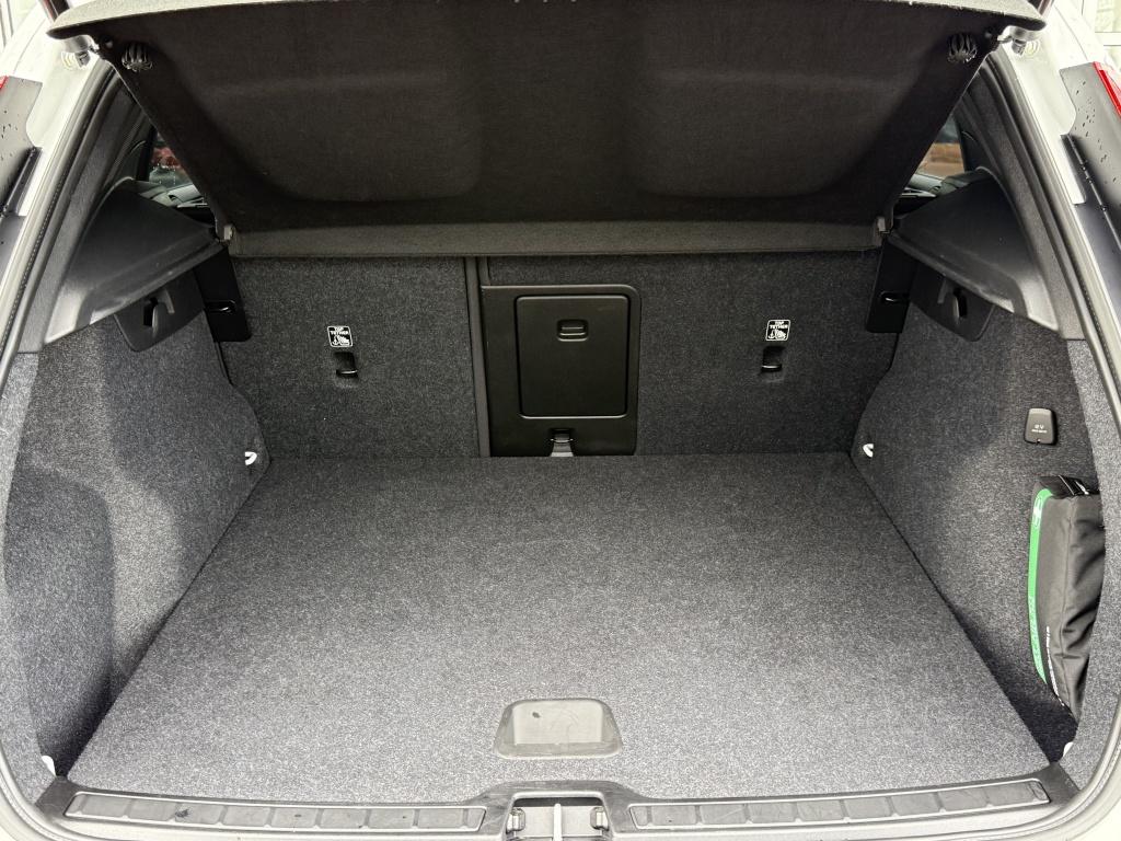 Volvo XC40 t5 262pk recharge ultimate dark | adap.cruise| panodak| trekhaak