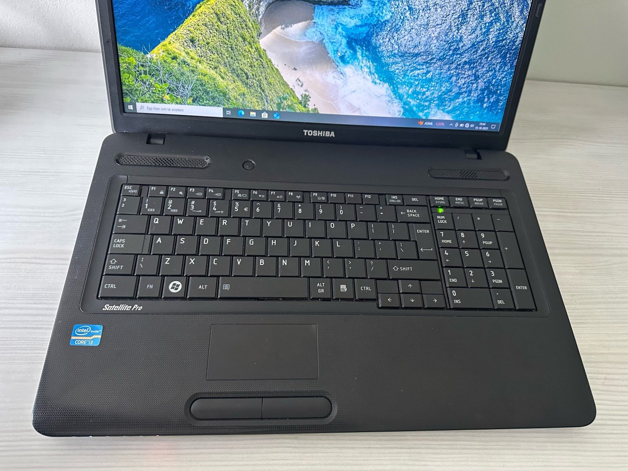 Toshiba laptop 17 inch