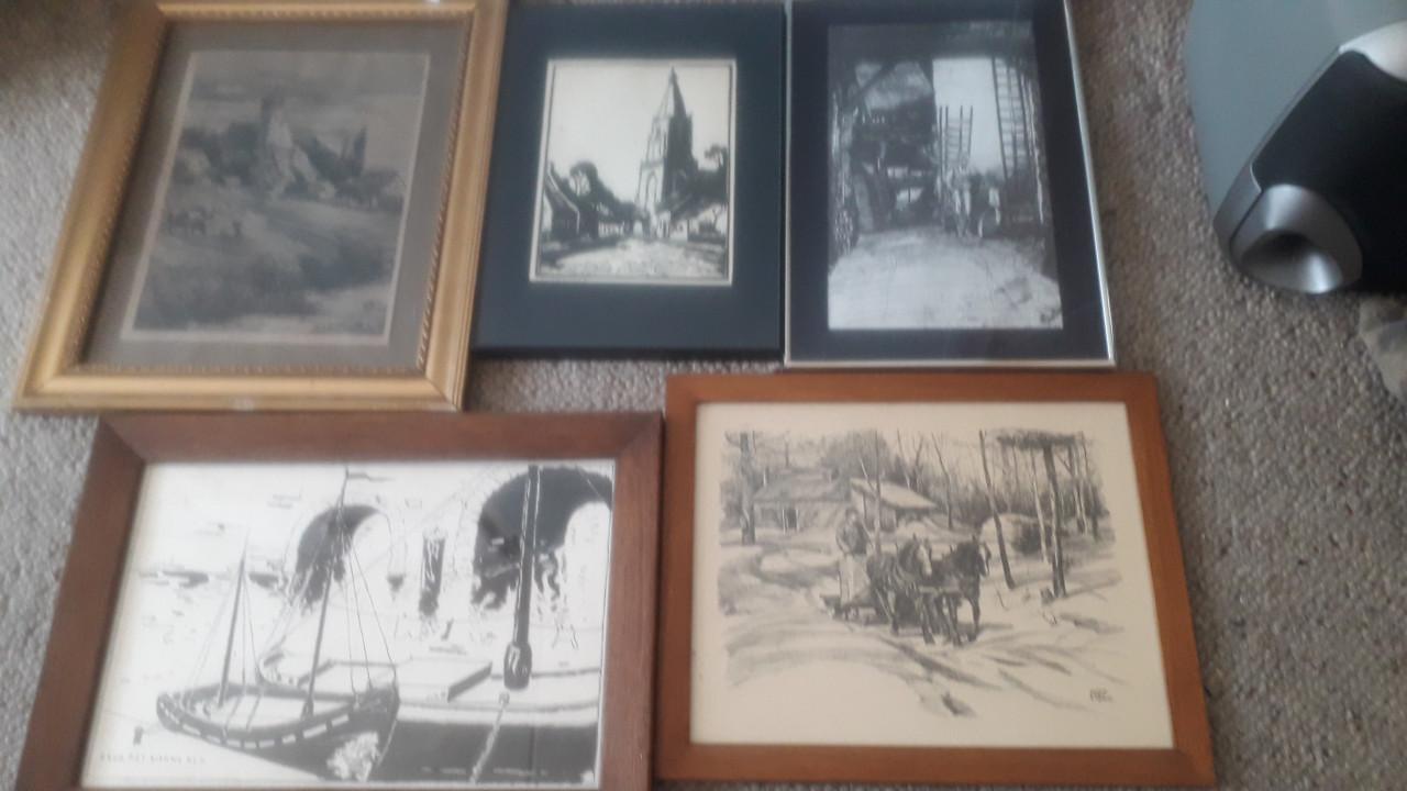 Partij tekeningen en schilderijtjes