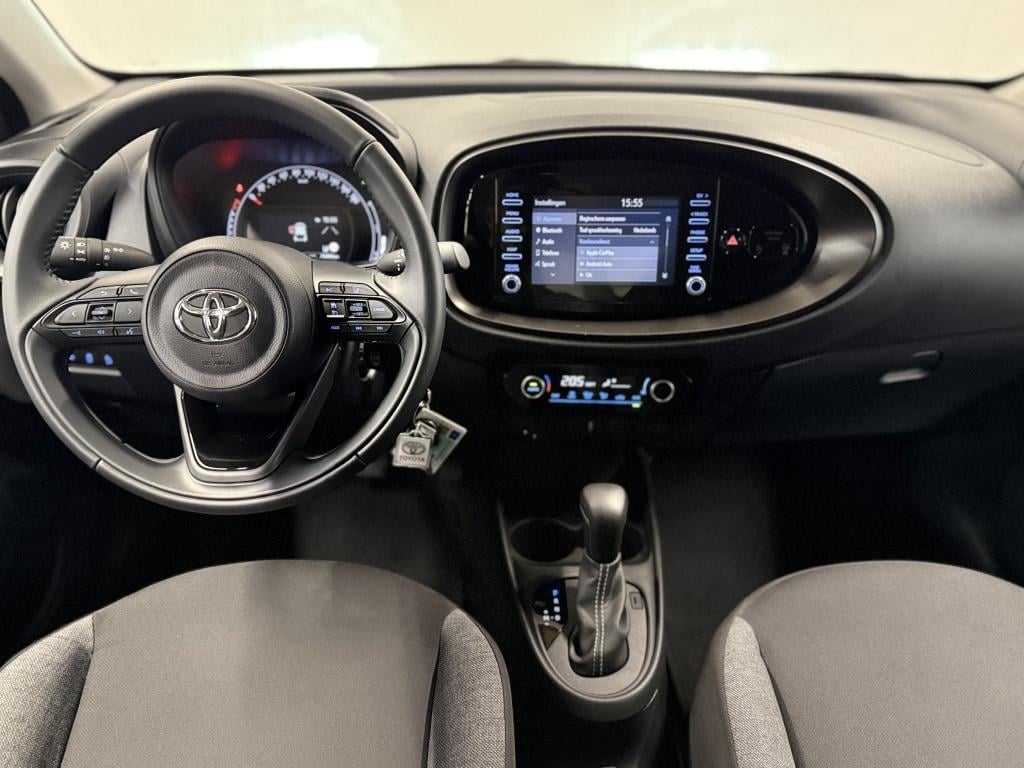 Toyota Aygo x 1.0 vvt-i s-cvt first| camera| led| climate| adap.cruise| get
