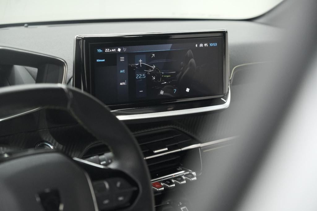 Peugeot 208 puretech 100 gt dark edition | camera | navigatie | apple carpl