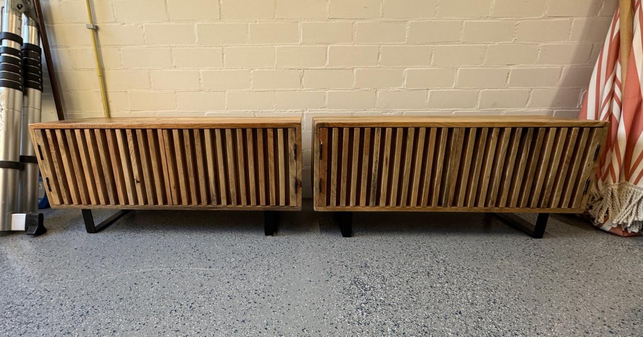 Twee mango houten kasten - TV meubel