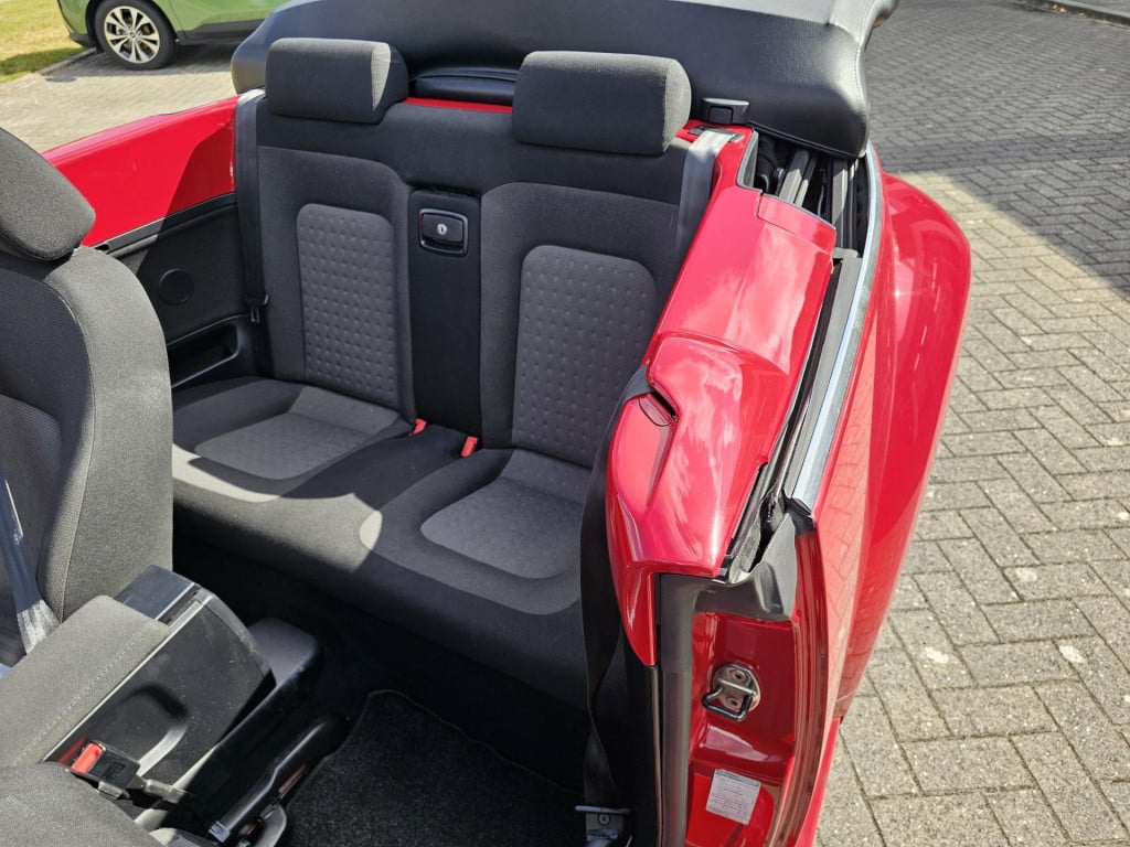 Volkswagen New Beetle cabriolet 1.6 trendline