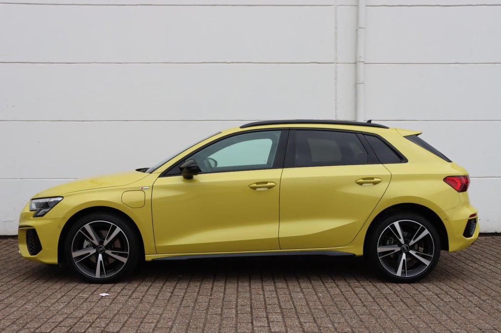 Audi A3 sportback 40 tfsi e s edition 204pk s-tronic