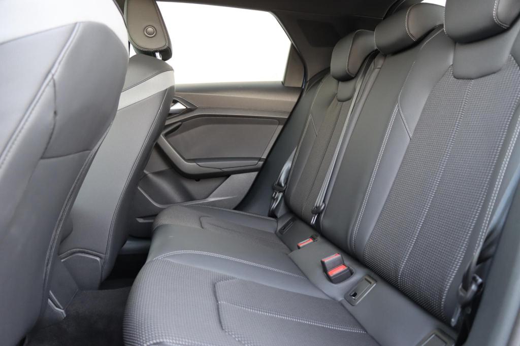 Audi A1 Sportback 30 tfsi s edition 115pk | carplay | sensoren