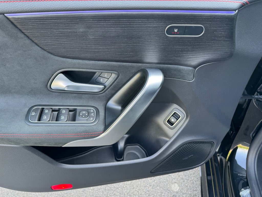 Mercedes-Benz Cla shooting brake 250 e amg line automat / panoramadak / 360