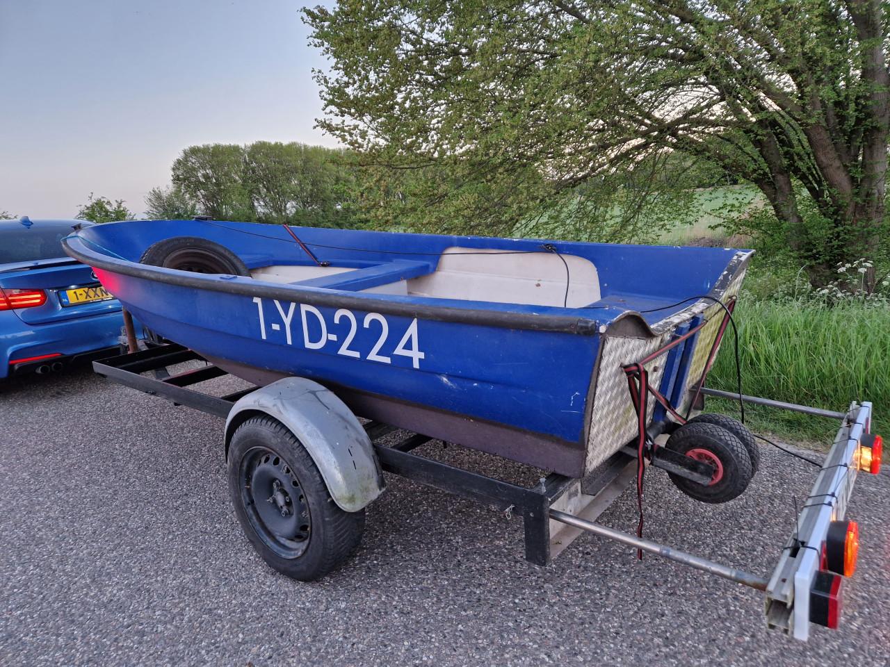 ELAN 401 vis / tour boot met trailer € 650,-