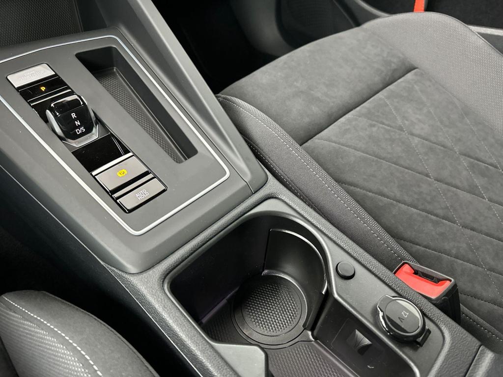 Volkswagen Golf variant 1.5 etsi life business dsg7 130pk