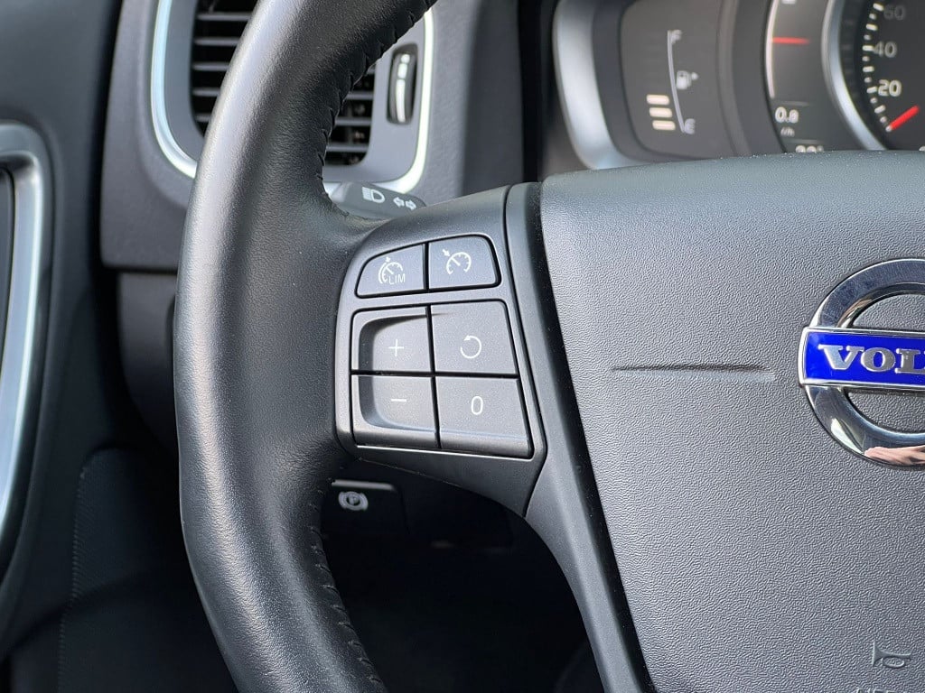 Volvo V60 t3 153pk dynamic ed| navi| climate| stoel.verw| pdc