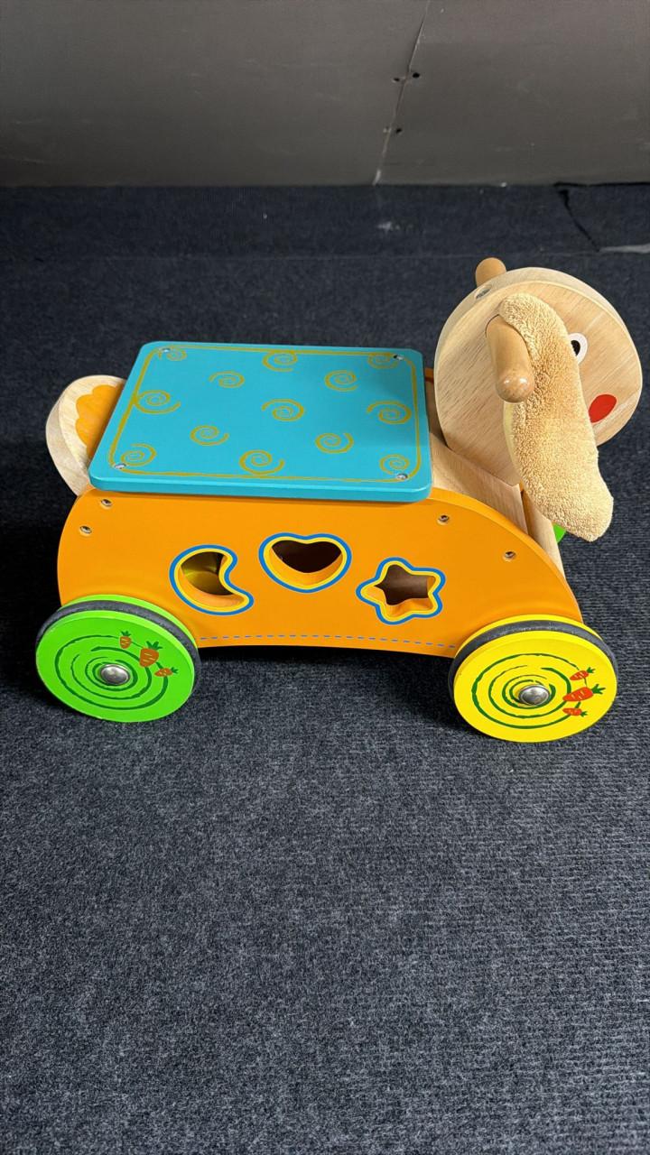 Houten loopwagen