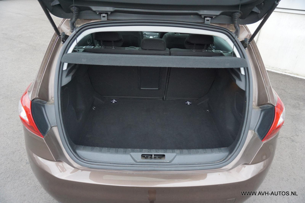 Peugeot 308 1.6 thp première