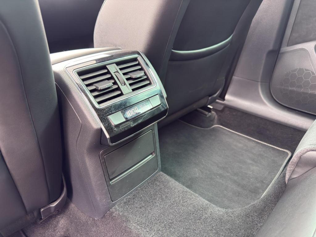 Skoda Superb 1.8 tsi sportline pano | camera | led | geheugen  | wegklap tr