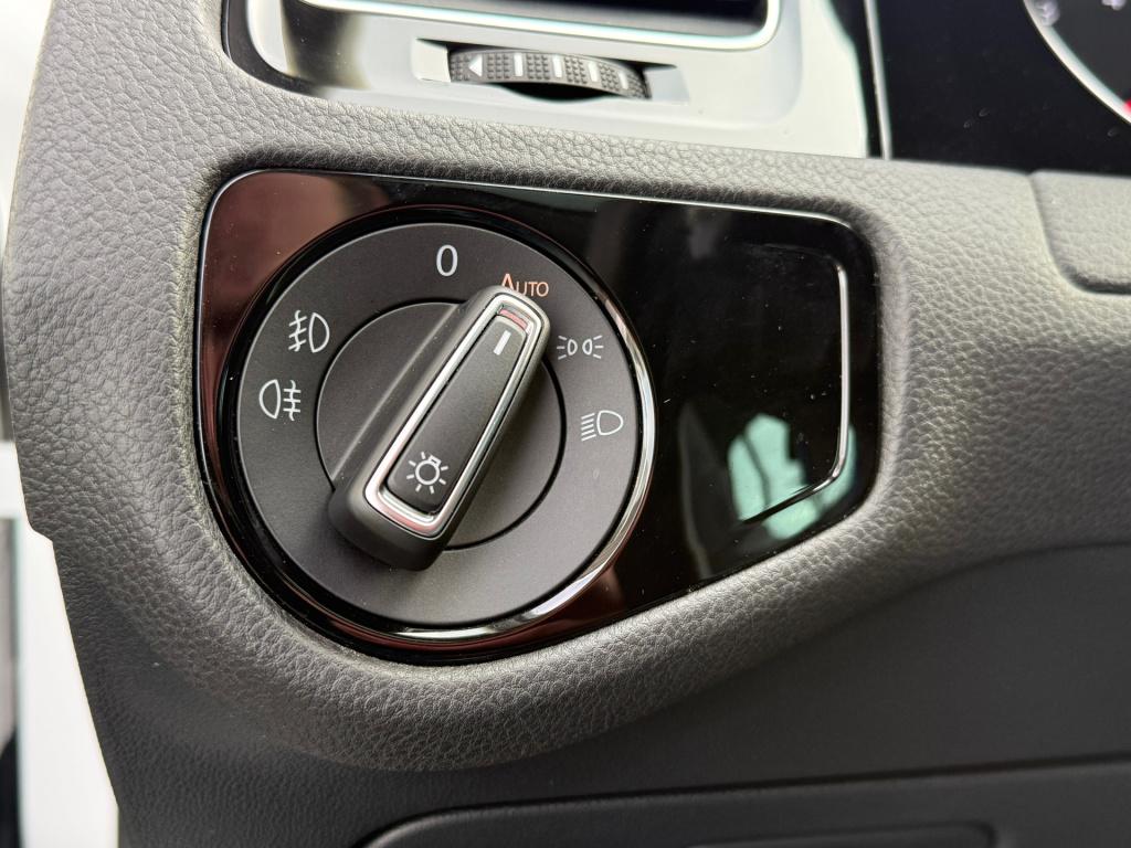 Volkswagen Golf 1.5 tsi highline