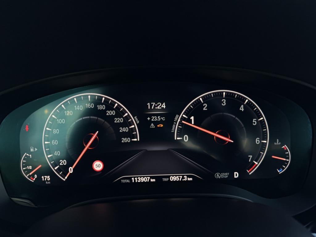 BMW 5 Serie 540i xdrive m-sport | harman kardon | acc |schuif/kanteldak | m