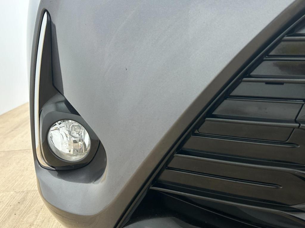 Toyota Yaris occasion 1.5 hybrid premium | airco | grijs | tweedehands toyo