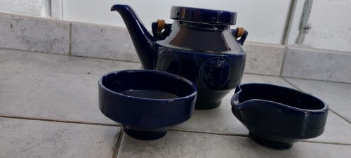 Decoratie kobaltblauwe theeset Van Nelle