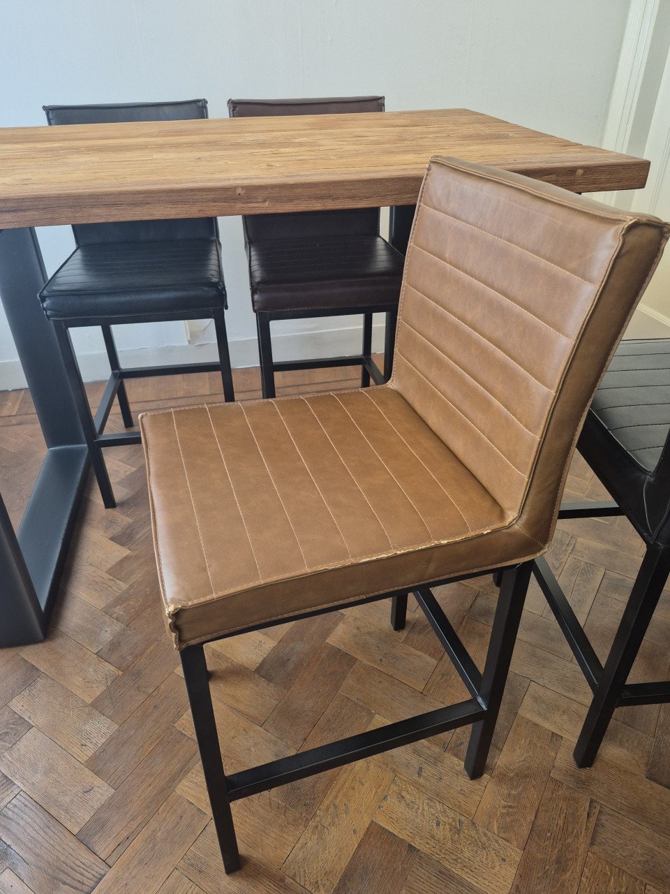 Romaro industrieel bartafel met 4 barkruk stoelen teakhout