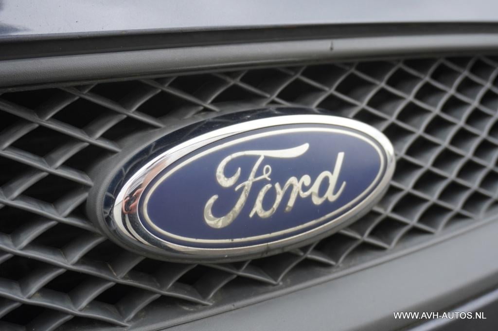 Ford Focus 1.6-16v trend automaat