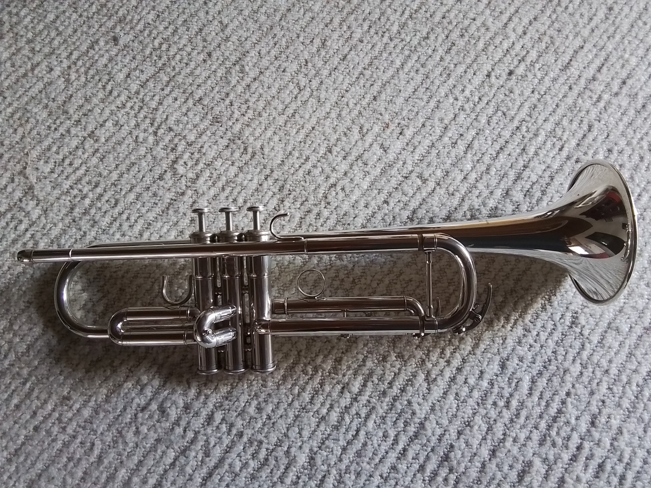 Trompet Yamaha YTR-2335 (Bes).