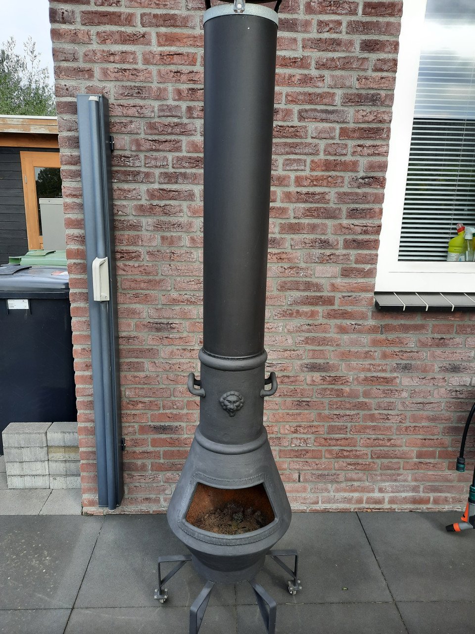 Verrijdbare gietijzeren tuinhaard