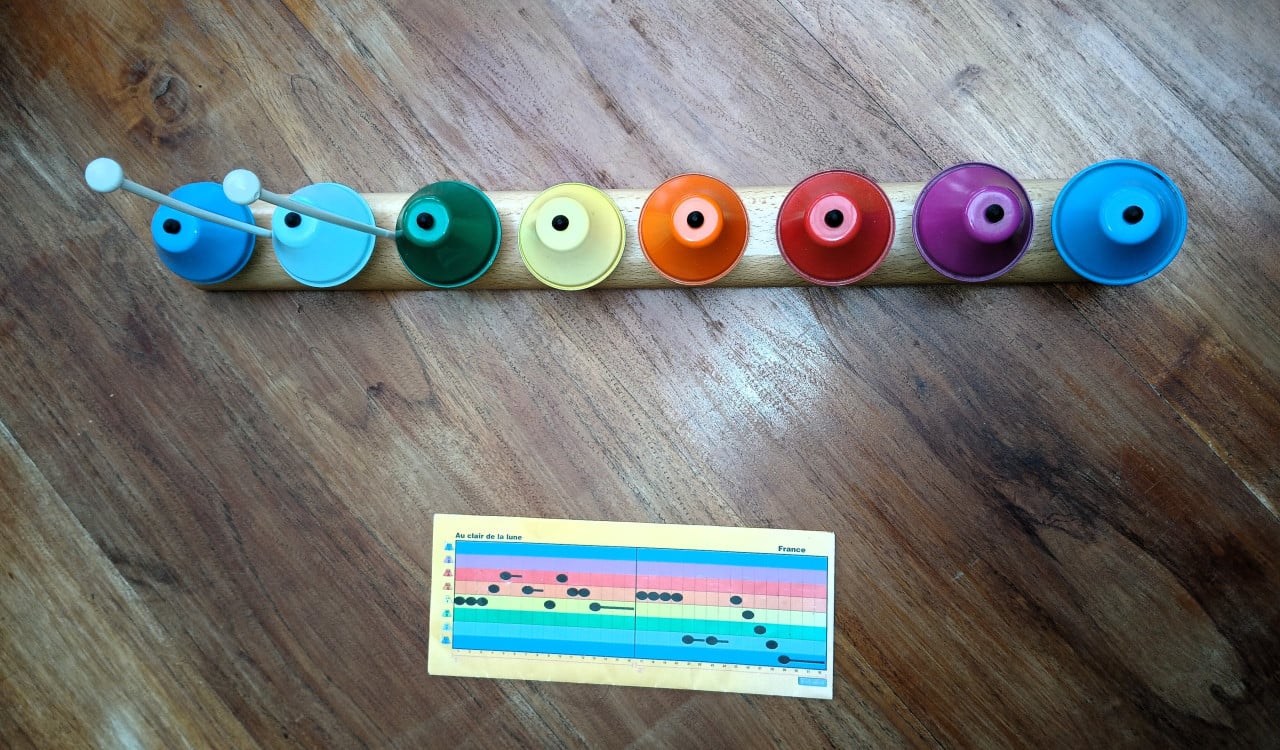 Kleurig houten kinderspeelgoed - klokkenspel