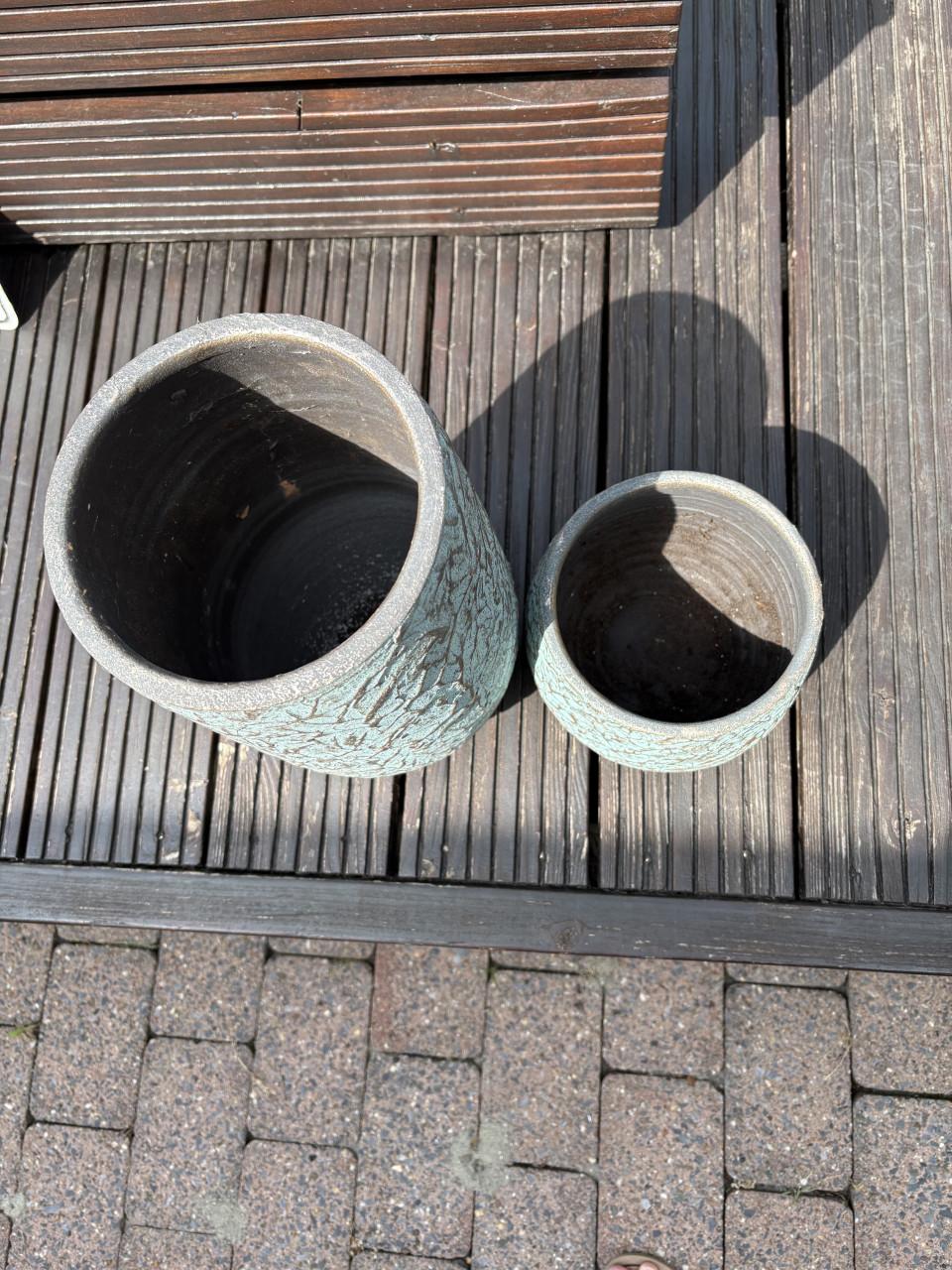 2 mintgroene bloempotten
