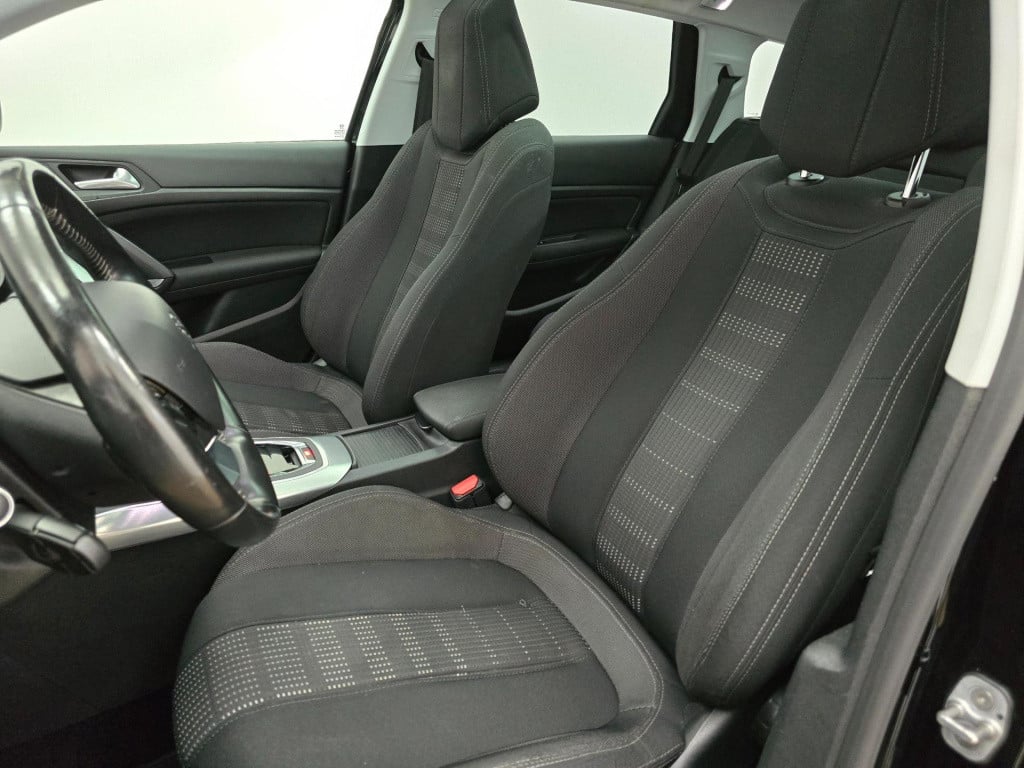 Peugeot 308 sw occasion stationwagen met trekhaak en grote kofferbak | twee