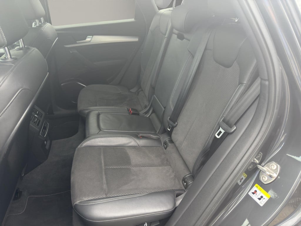 Audi Q5 55 tfsi e quattro competition s-line | luchtvering | head-up | 20"|