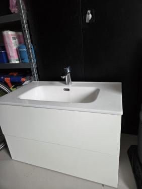 Wastafel meubel met kraan