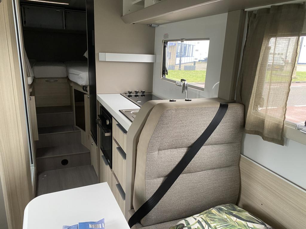 Adria Onbekend compact dl