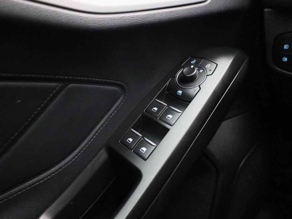 Ford Focus wagon 1.0 ecoboost hybrid trend edition business | cruise contro