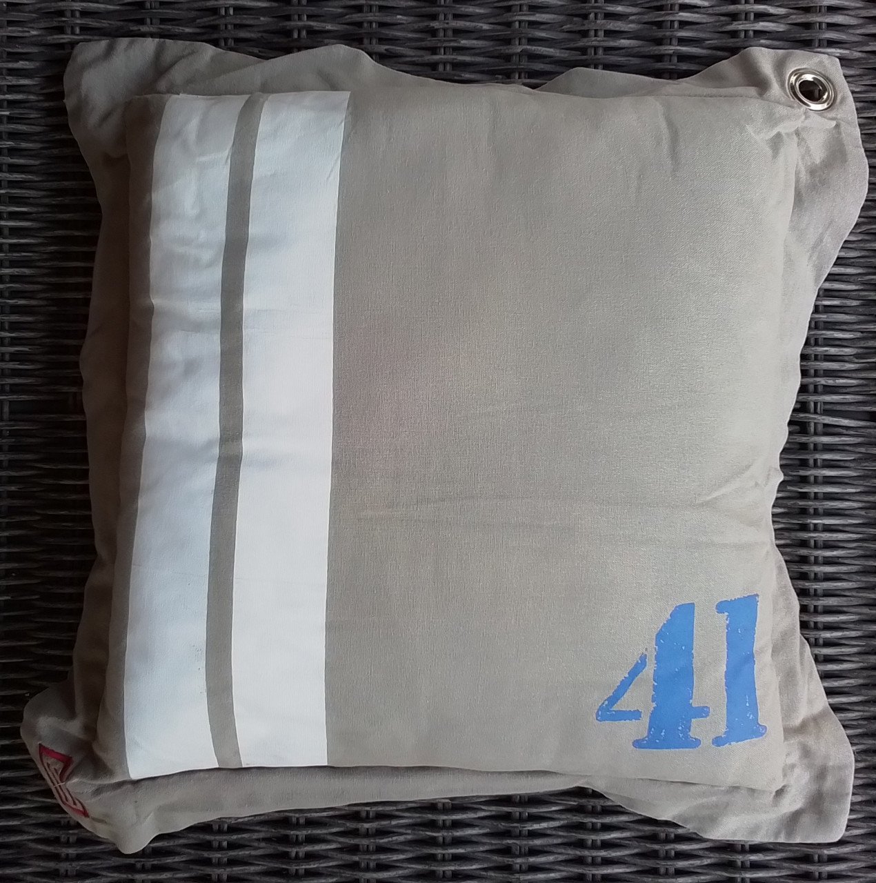 Sierkussens voor in de lounge set, 3 stuks van elke kleur.