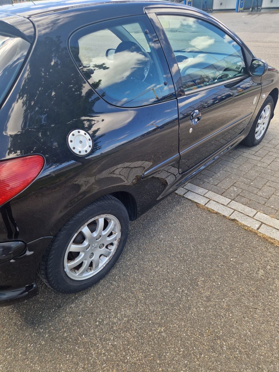 Te koop zeer nette en goed onderhouden Peugeot 206 1.4 met Nieuwe APK!