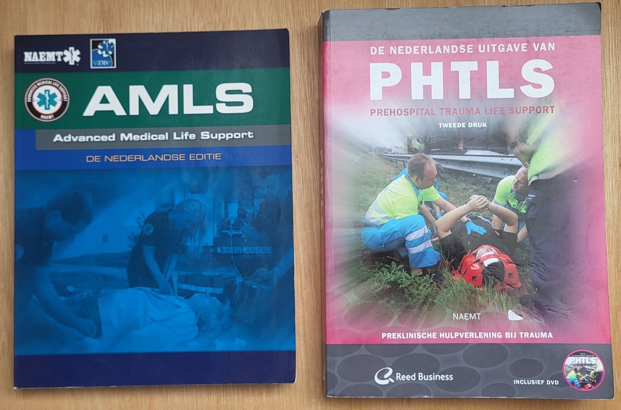 Ambulance EHBO plus leerboeken PHTLS en AMLS
