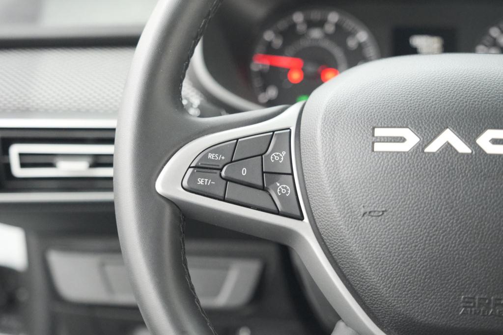 Dacia Sandero tce 90 cvt expression | parkeersensoren | apple carplay | cru